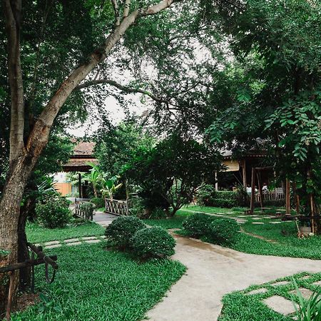 Phum Khmer Lodge - Village Cambodian Eco-Lodge เสียมราฐ ภายนอก รูปภาพ
