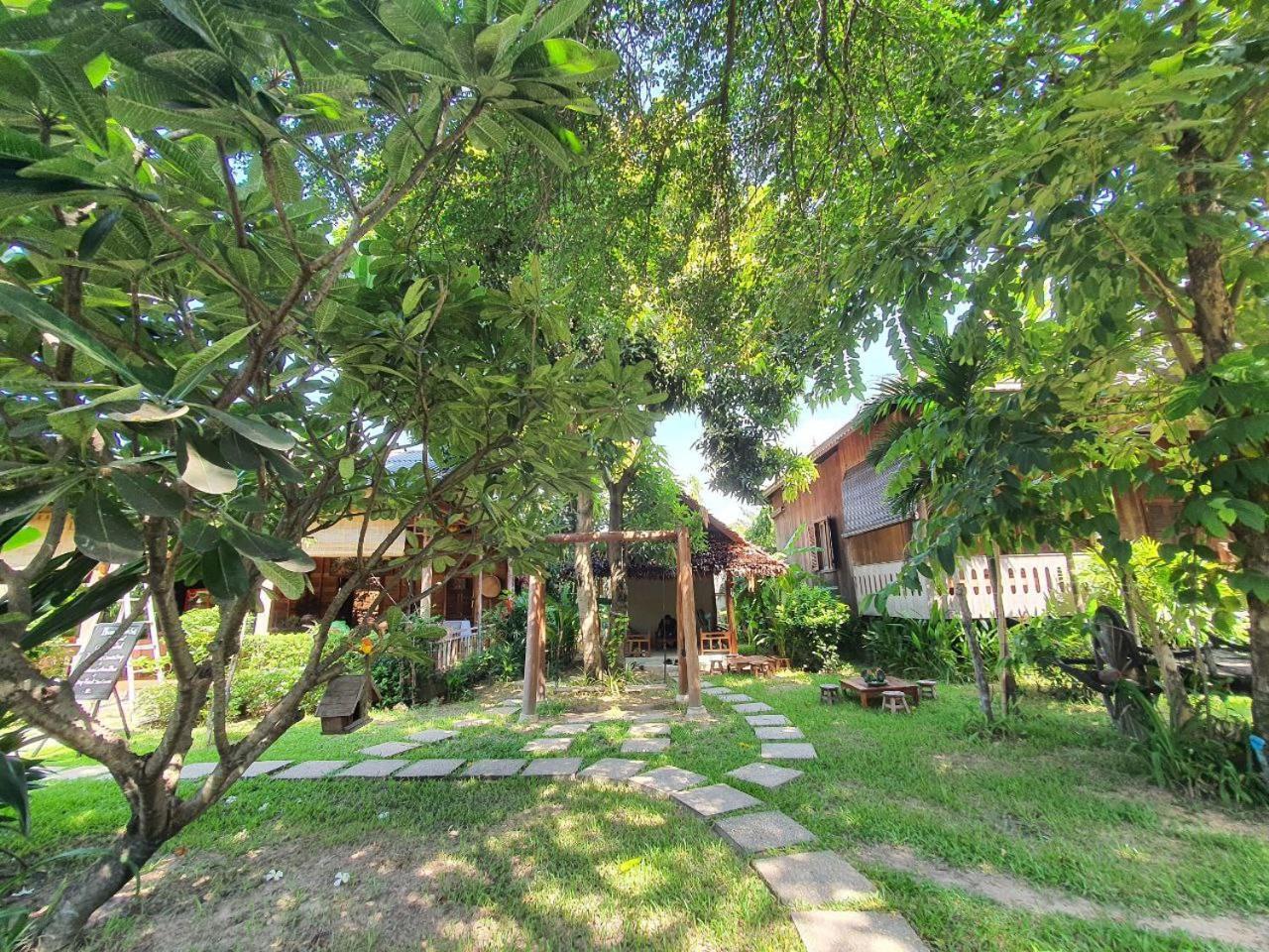 Phum Khmer Lodge - Village Cambodian Eco-Lodge เสียมราฐ ภายนอก รูปภาพ